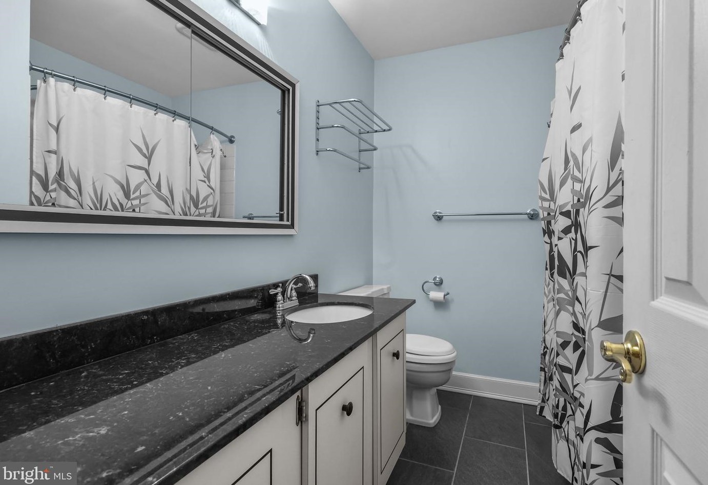 7 Brentwood Ct, Upper Makefield PA  18940-1403 exterior