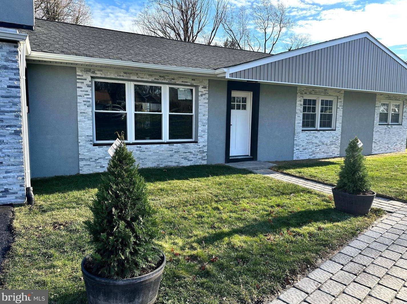 99 Elfreth Rd, Huntingdon Valley, PA 19006