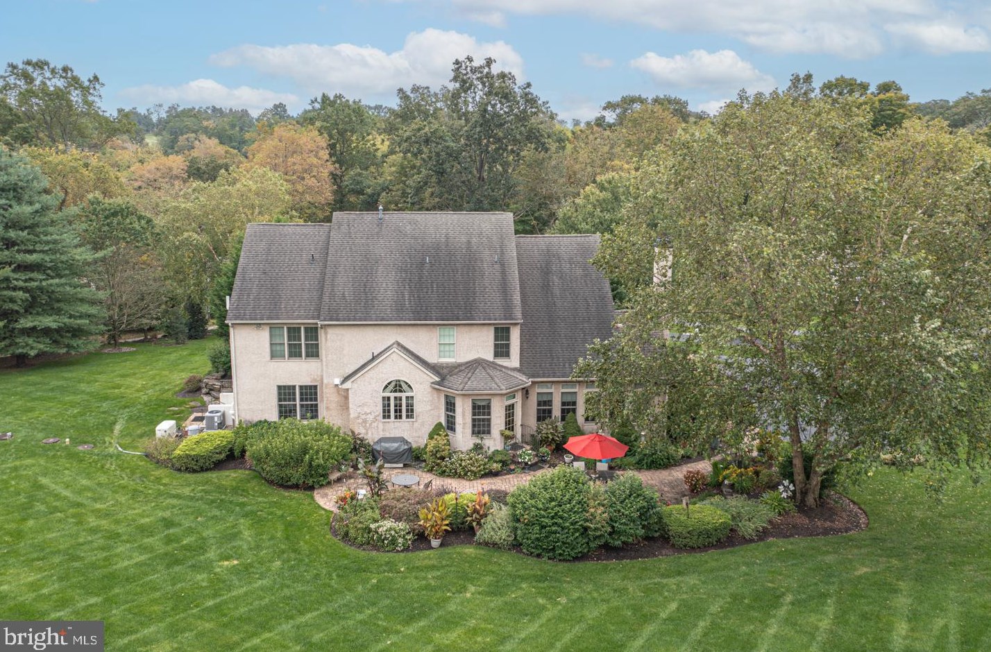 28 Thompson Mill Rd, Upper Makefield PA  18940-9628 exterior