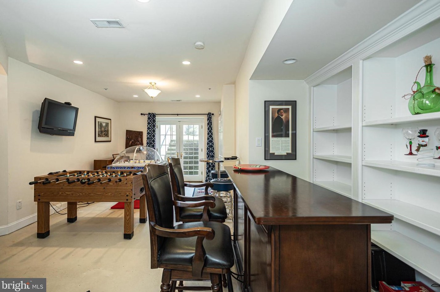 28 Thompson Mill Rd, Upper Makefield PA  18940-9628 exterior