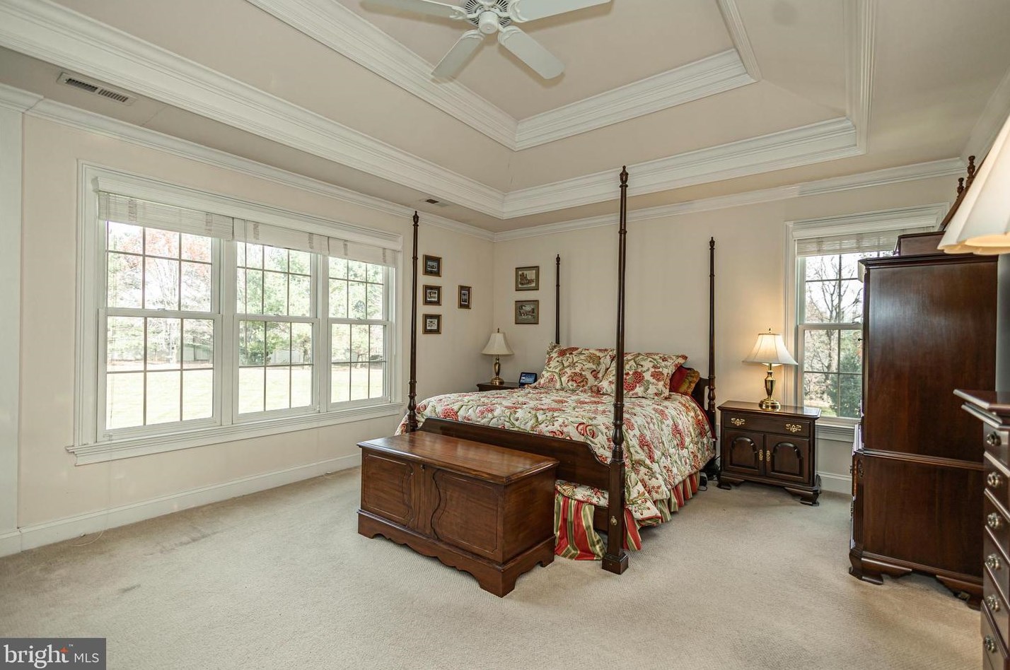 28 Thompson Mill Rd, Upper Makefield PA  18940-9628 exterior