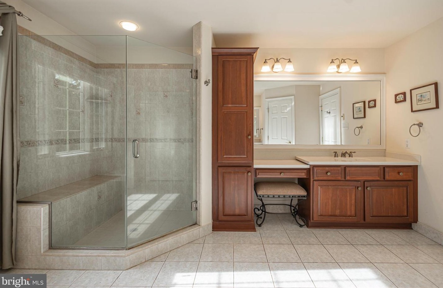 28 Thompson Mill Rd, Upper Makefield PA  18940-9628 exterior