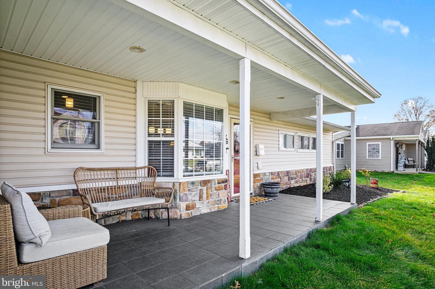 46 Cherry Ln, Levittown, PA 19055-1604