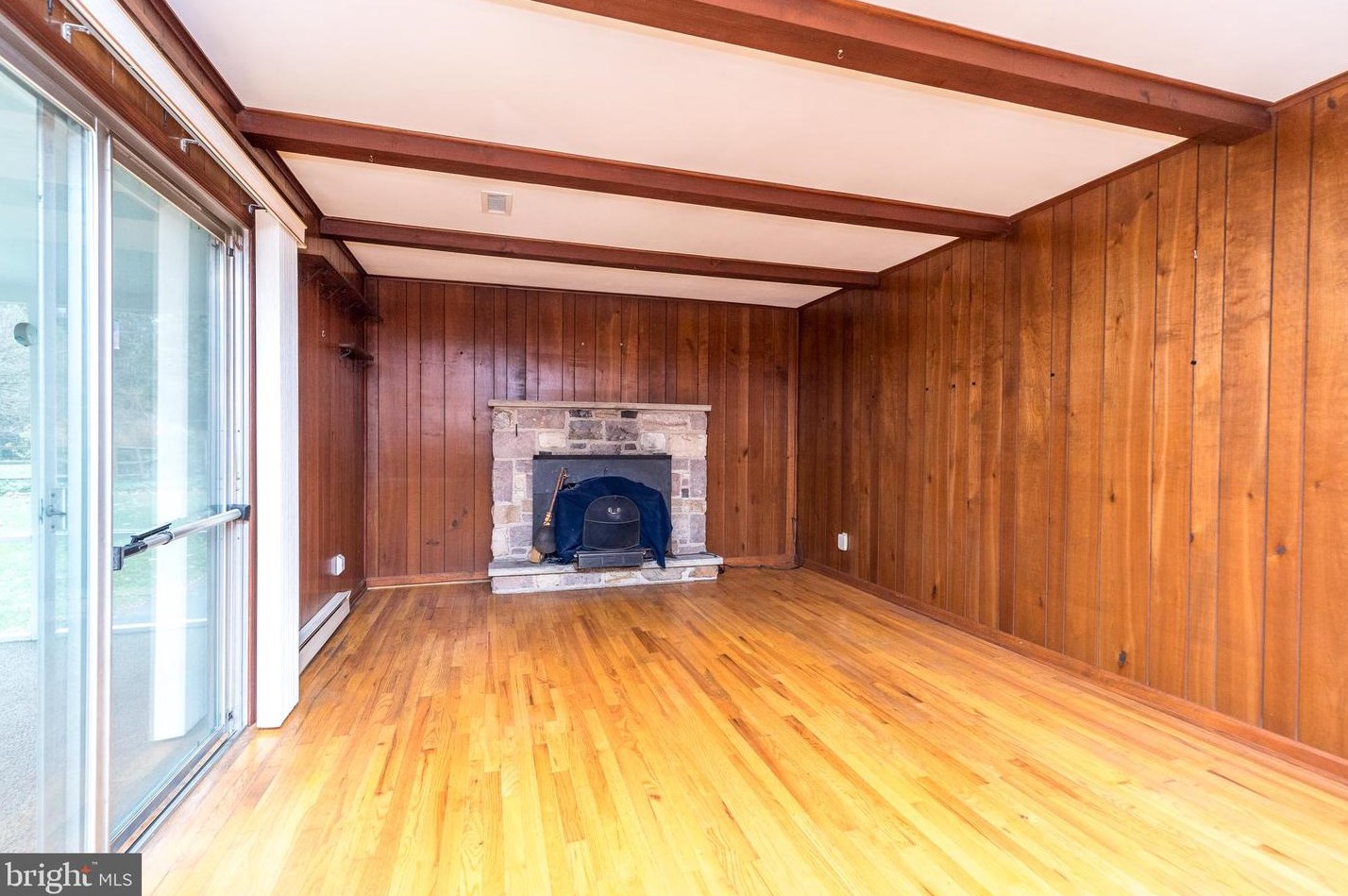 61 Townview Dr, Gardenville PA  18901-3123 exterior