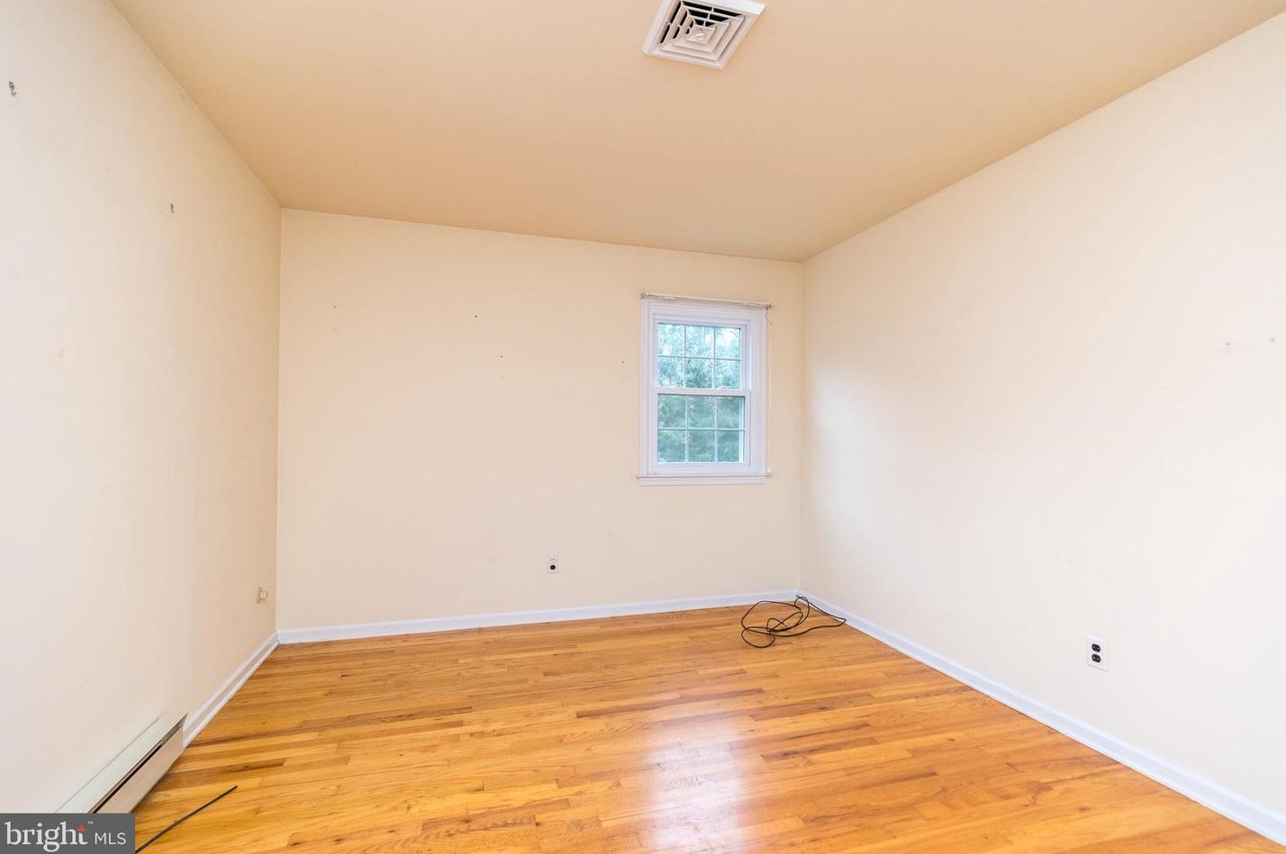 61 Townview Dr, Gardenville PA  18901-3123 exterior