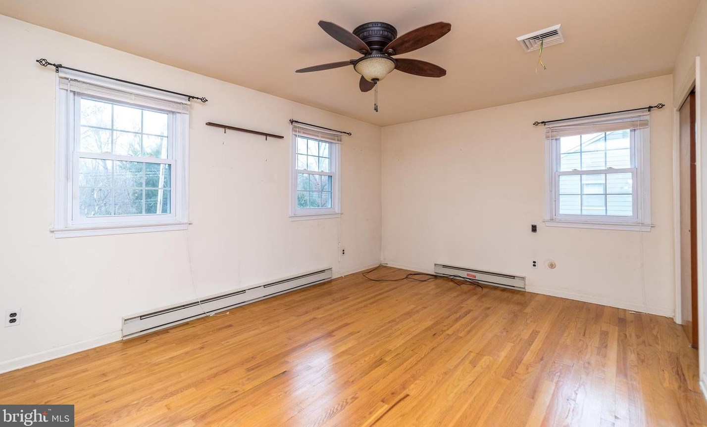 61 Townview Dr, Gardenville PA  18901-3123 exterior