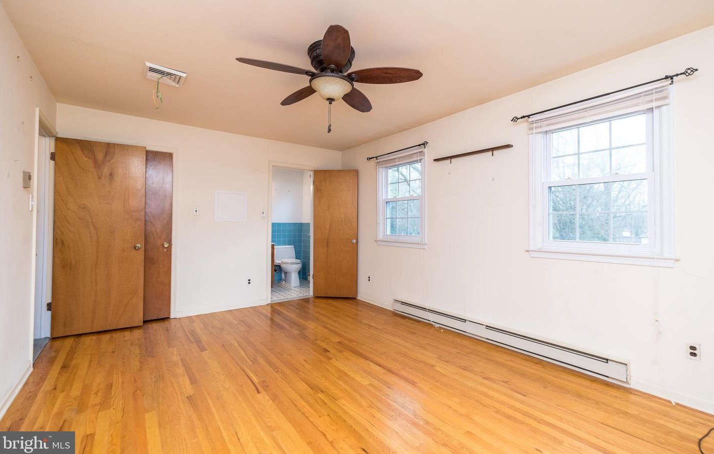 61 Townview Dr, Gardenville PA  18901-3123 exterior