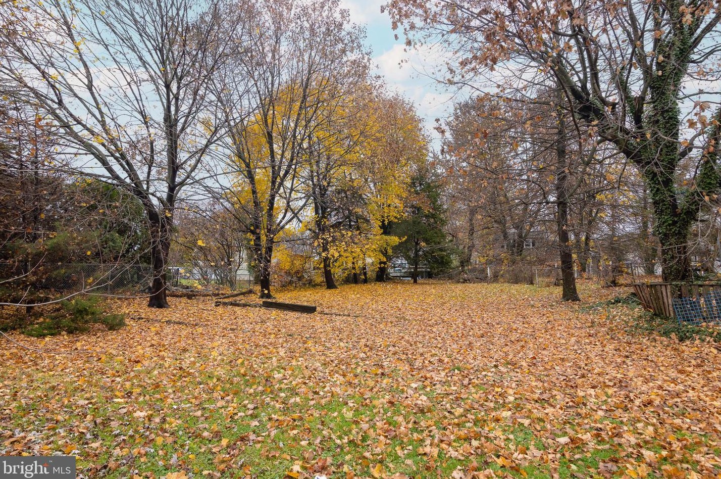 2 Fairview Ave, Langhorne PA 19047-5535 exterior