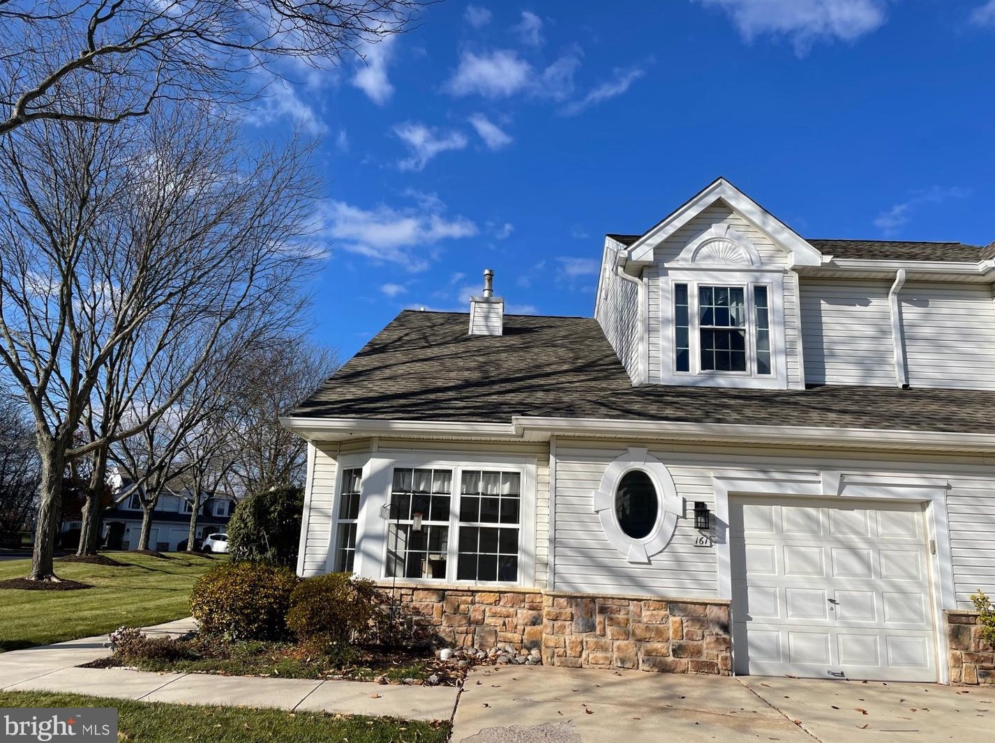 161 Progress Dr, Gardenville, PA