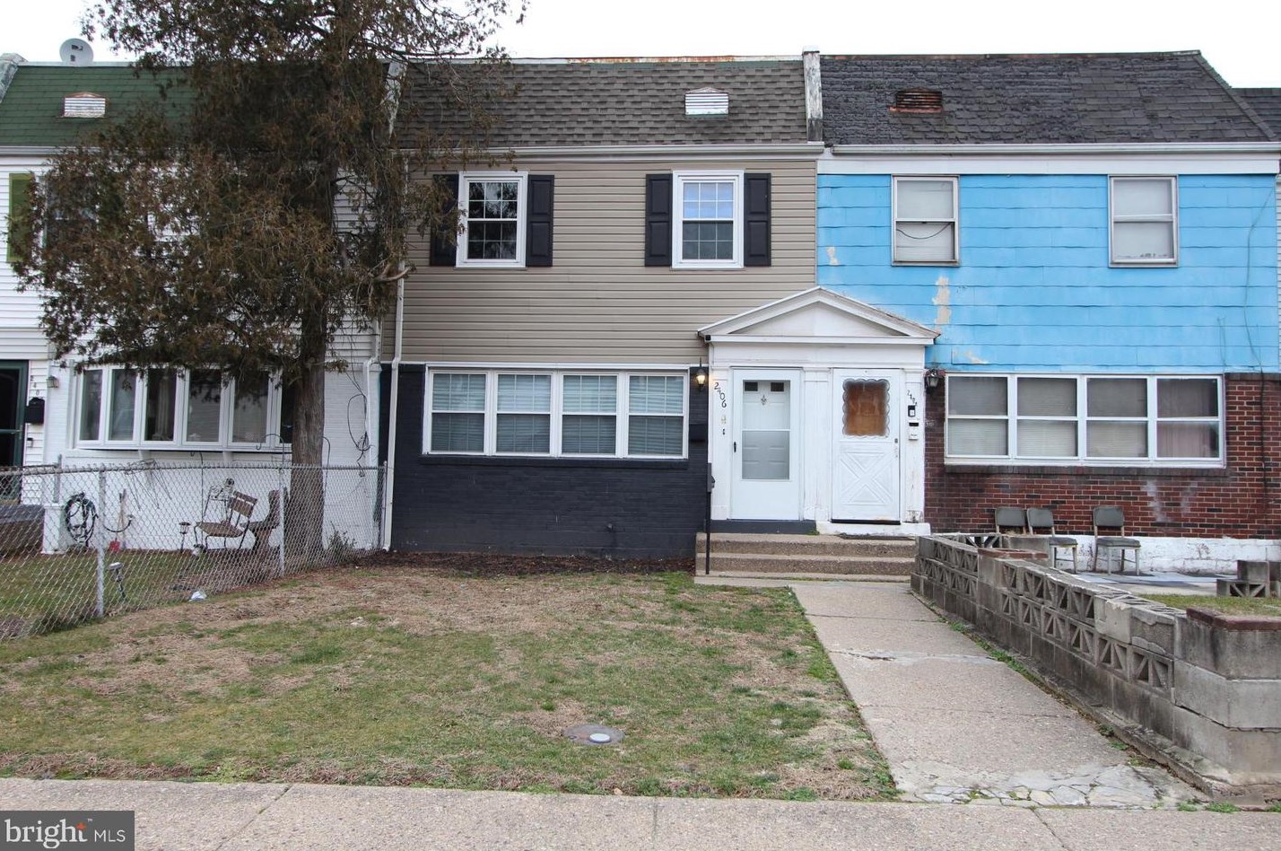 2406 Fleetwing Dr, Levittown, PA 19057