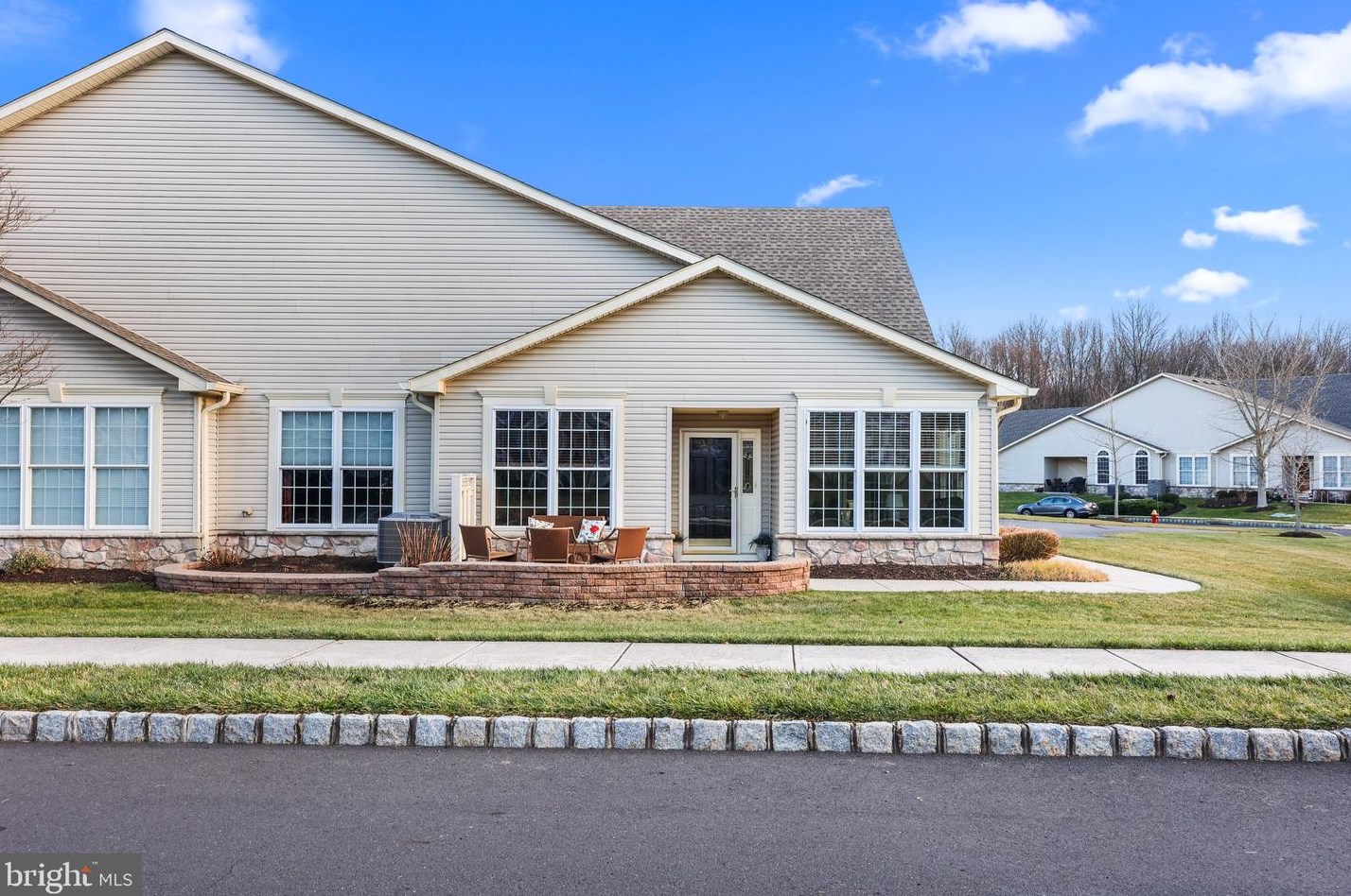802 Persimmon Ln, Langhorne, PA 19047-1778