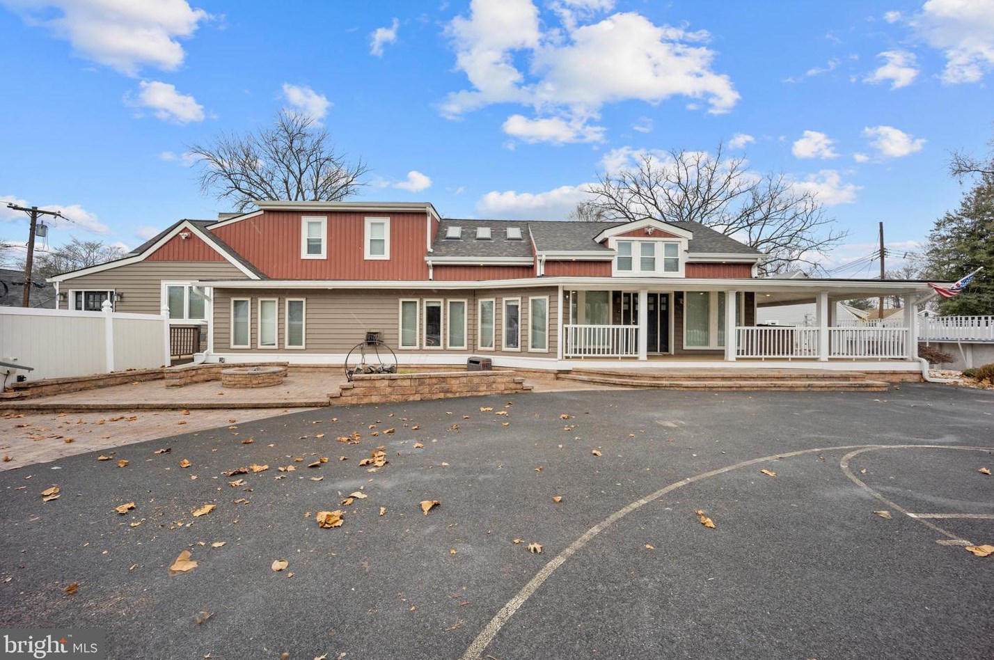 819 Kings Ln, Bensalem, PA 19020