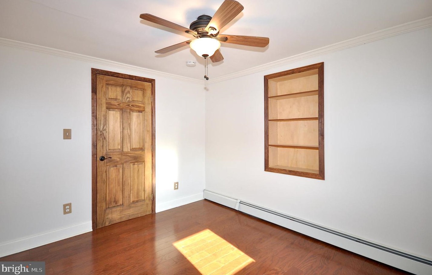 21 Williamson Ave, Levittown PA  19054-1114 exterior