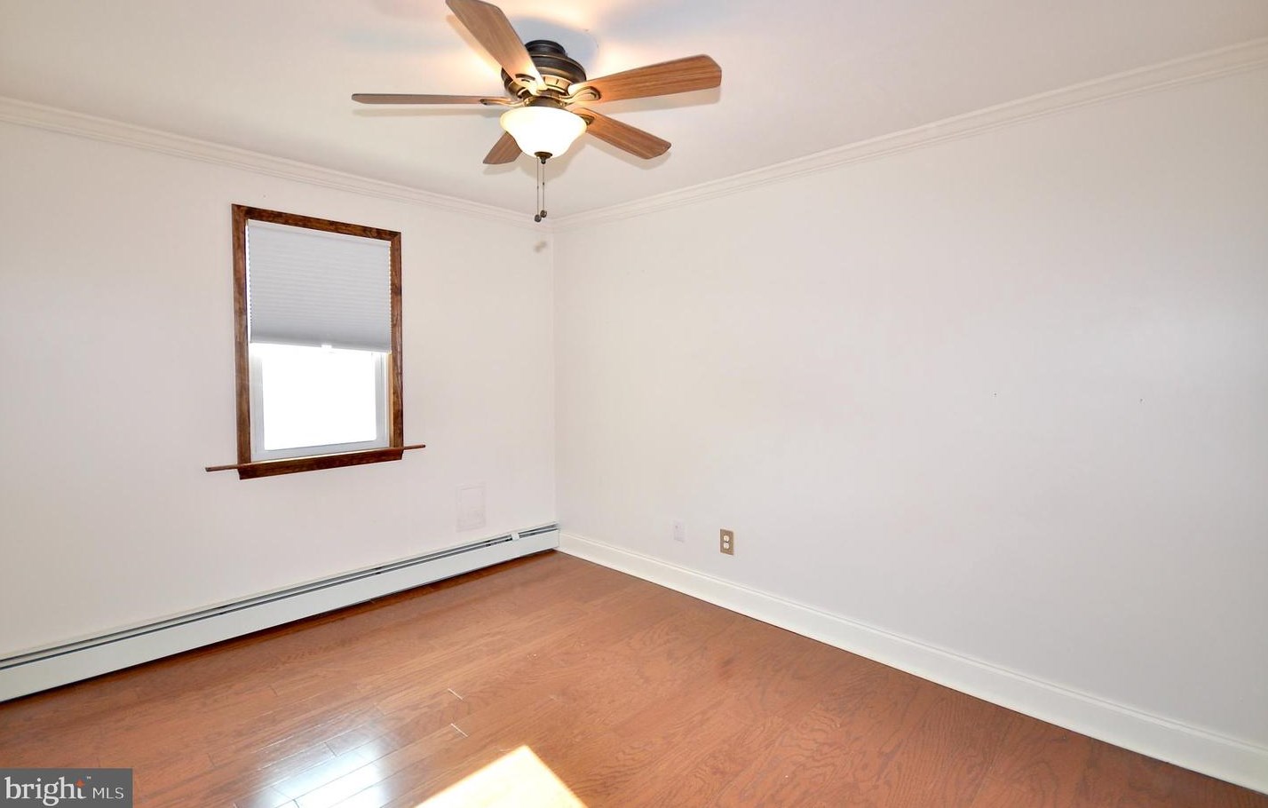 21 Williamson Ave, Levittown PA  19054-1114 exterior