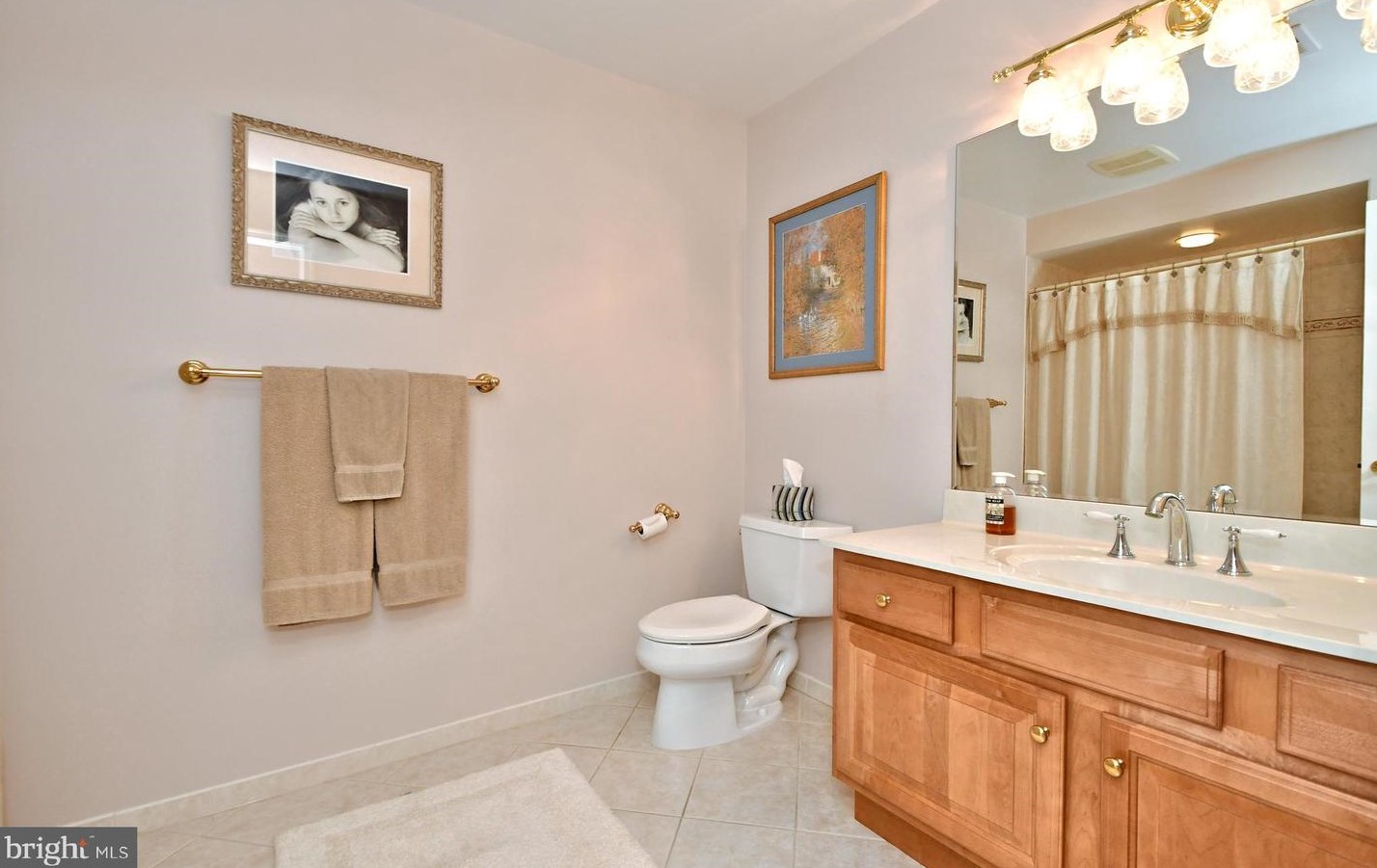 336 Woodhill Rd, Upper Makefield PA 18940-2517 exterior