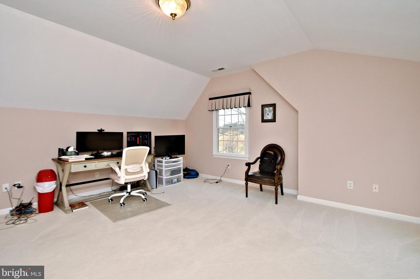 336 Woodhill Rd, Upper Makefield PA 18940-2517 exterior