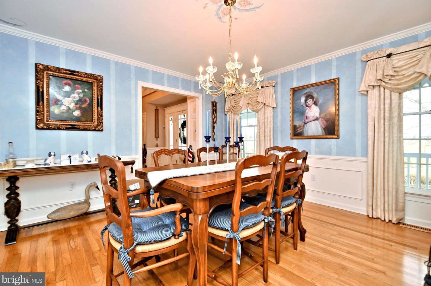 336 Woodhill Rd, Upper Makefield PA 18940-2517 exterior