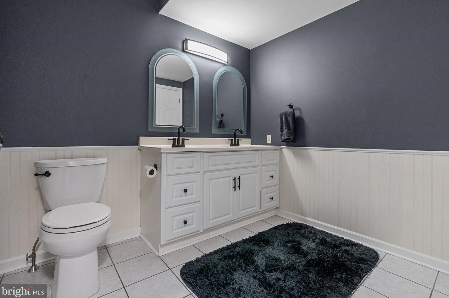 212 Jennifer Ct, Levittown PA  19057-3627 exterior