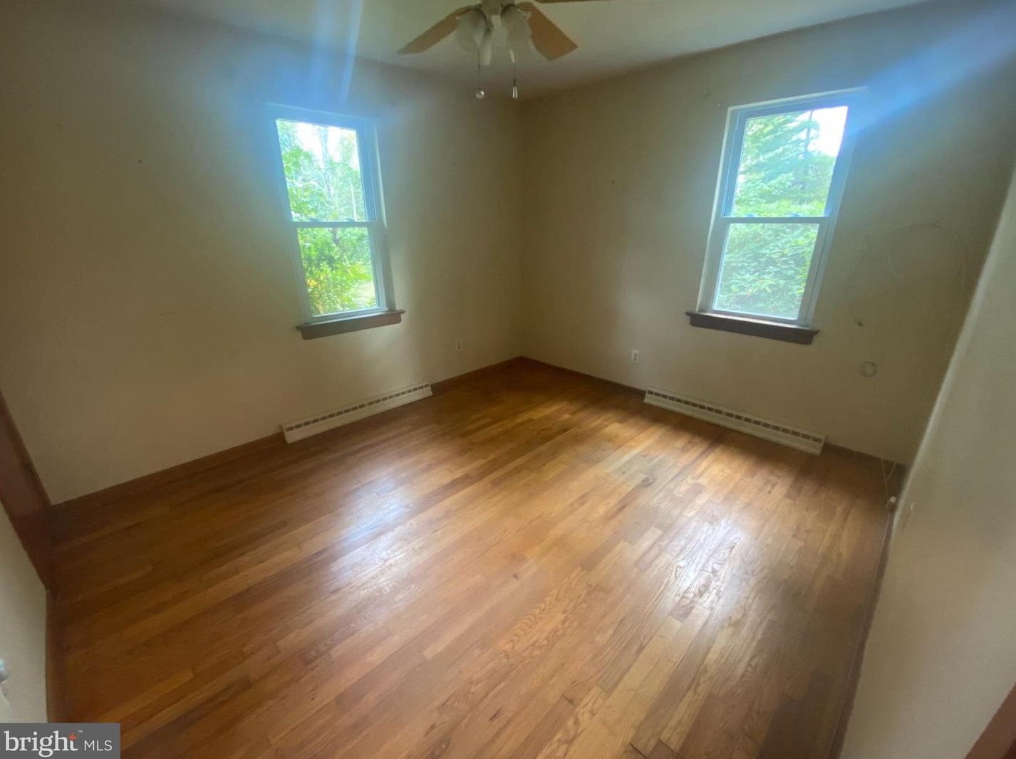 483 Linton Hl Rd, Upper Makefield PA 18940-1205 exterior