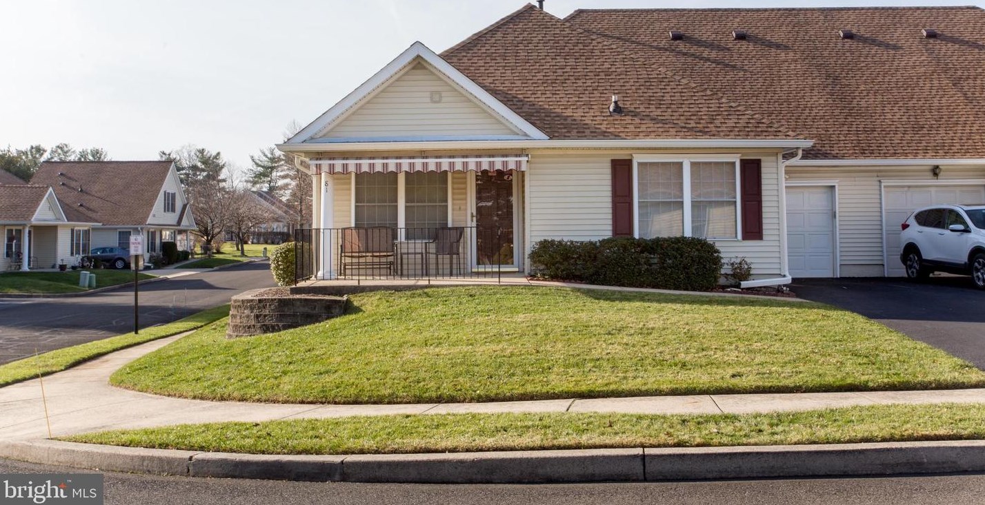 81 Avenrowe Ct, Fairless Hills, PA 19030