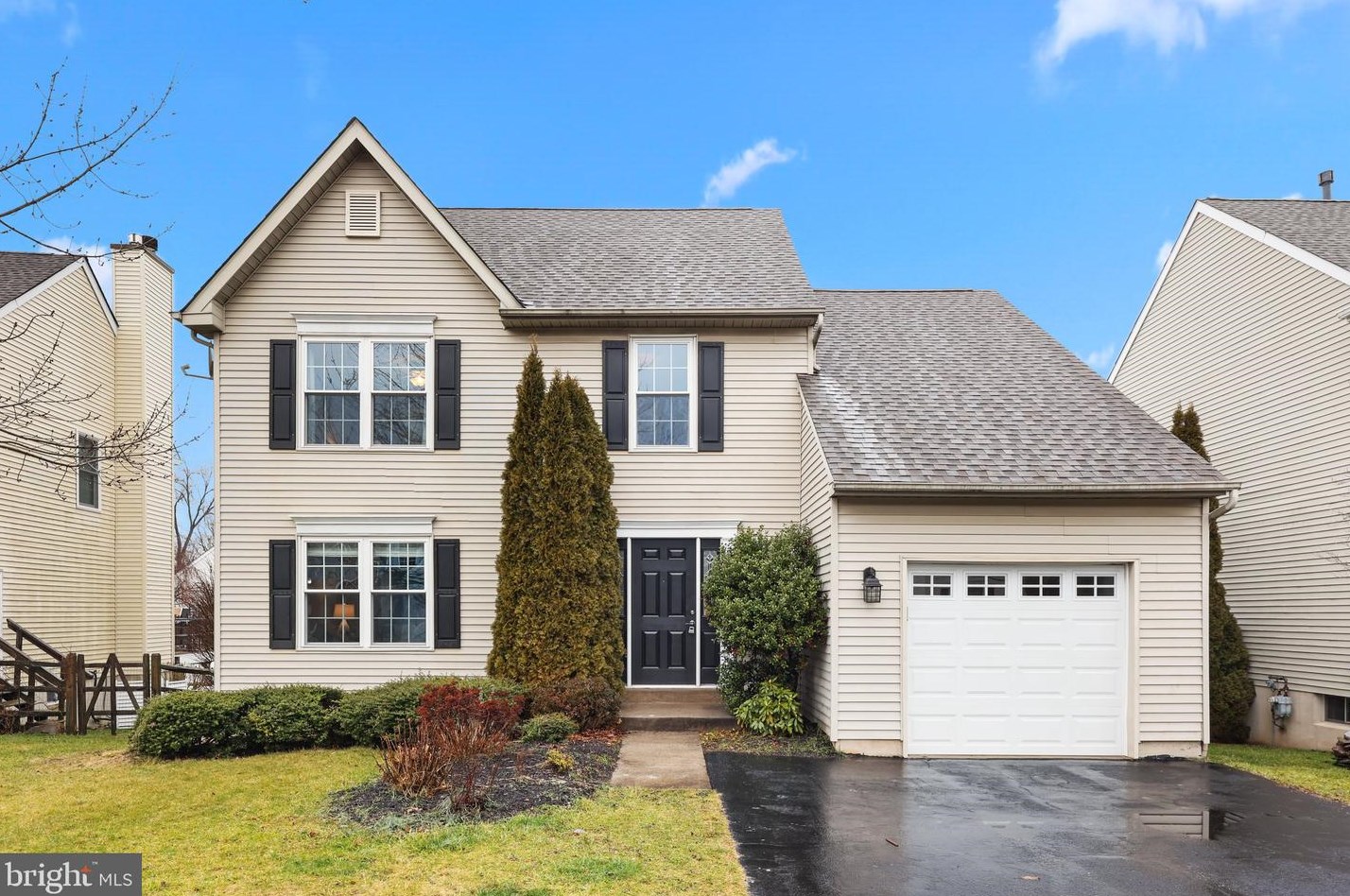 4215 Sir Andrew Cir, Gardenville, PA 18902
