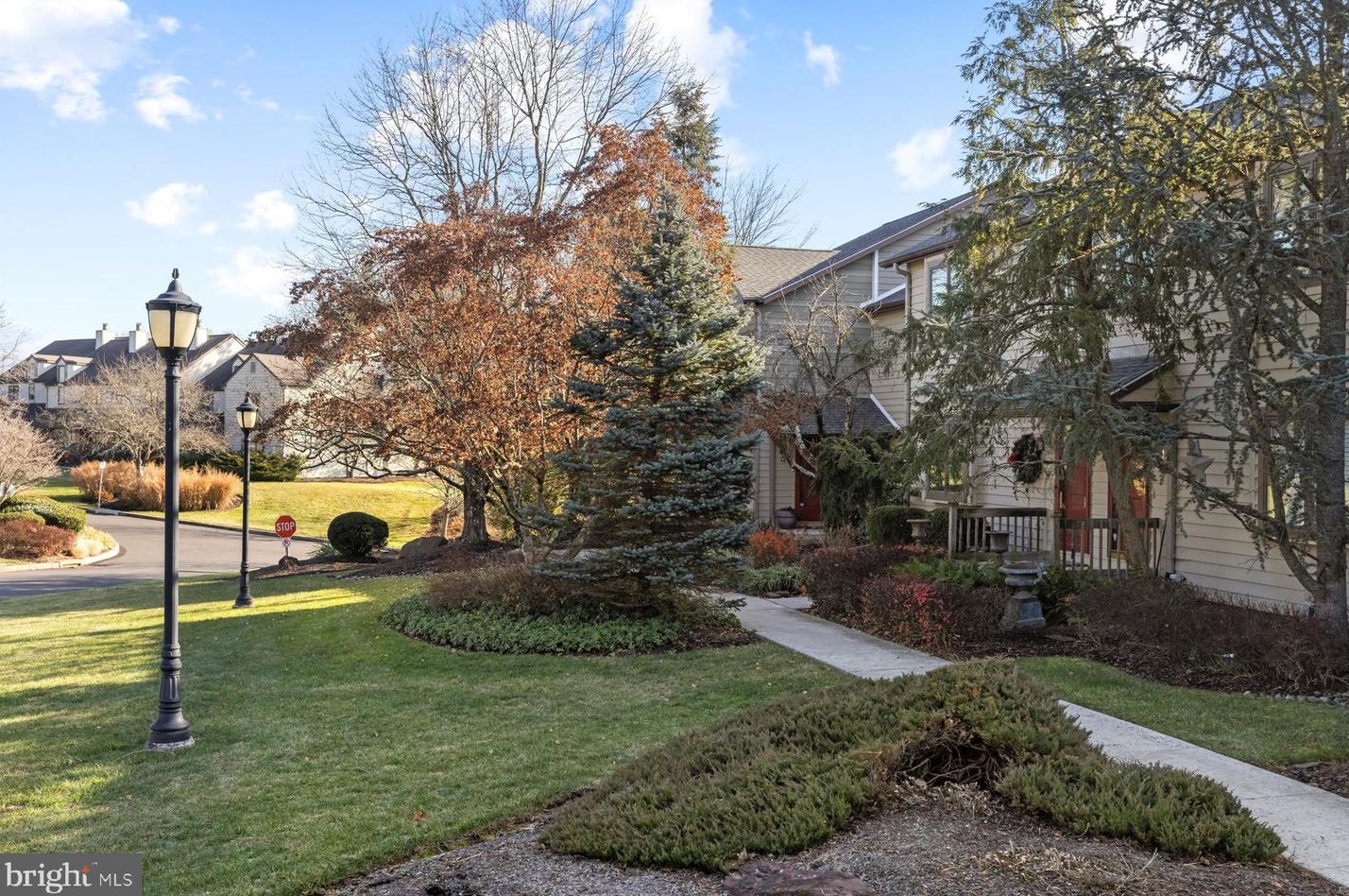 64 Parchment Dr, New Hope, PA 18938