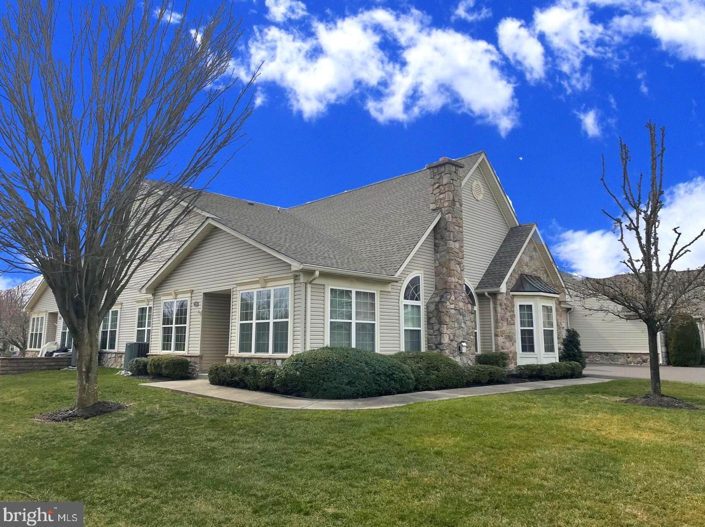 124 Shady Brook Dr #90, Langhorne, PA 19047