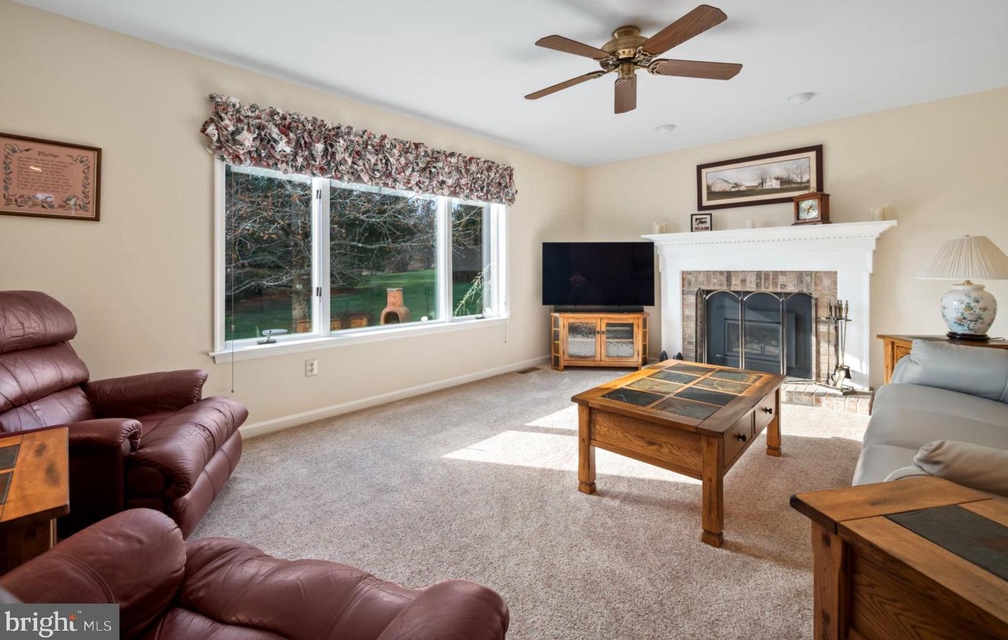 4506 Country View Dr, Gardenville, PA