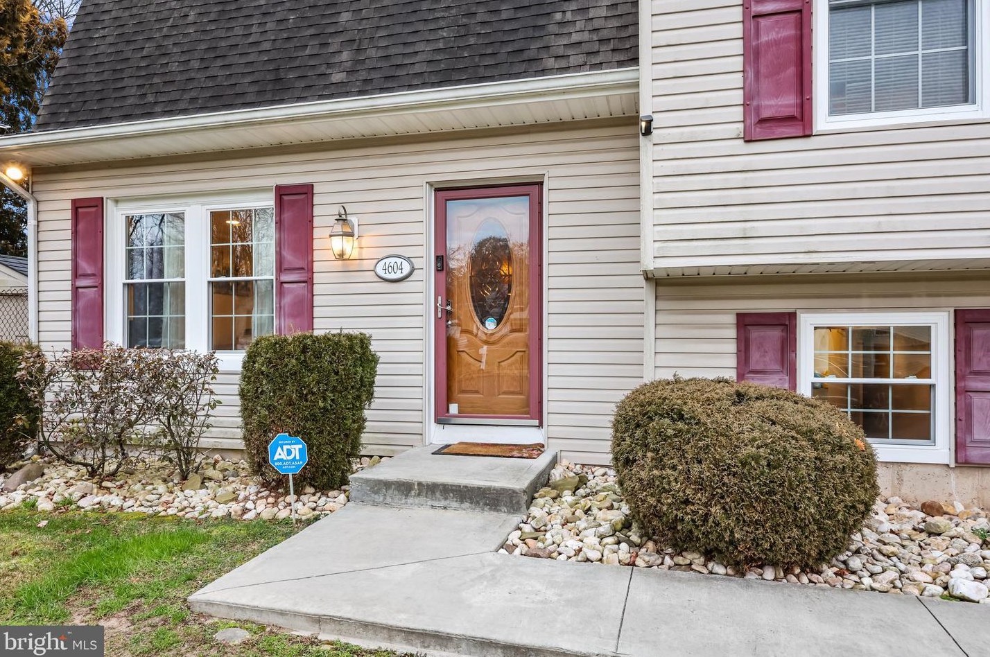 4604 Murray St, Edgely, PA 19007-2004