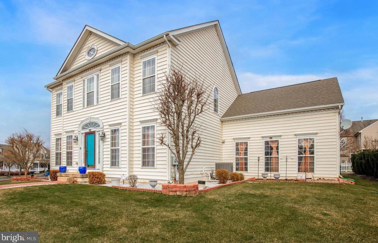 210 Barnhill Rd, Perkasie, PA 18944-4415