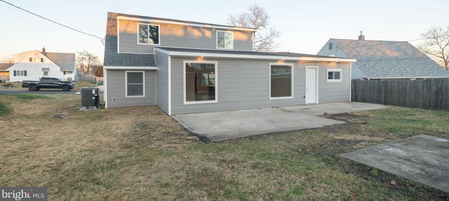 65 Rambler Ln, Levittown PA  19055-1401 exterior