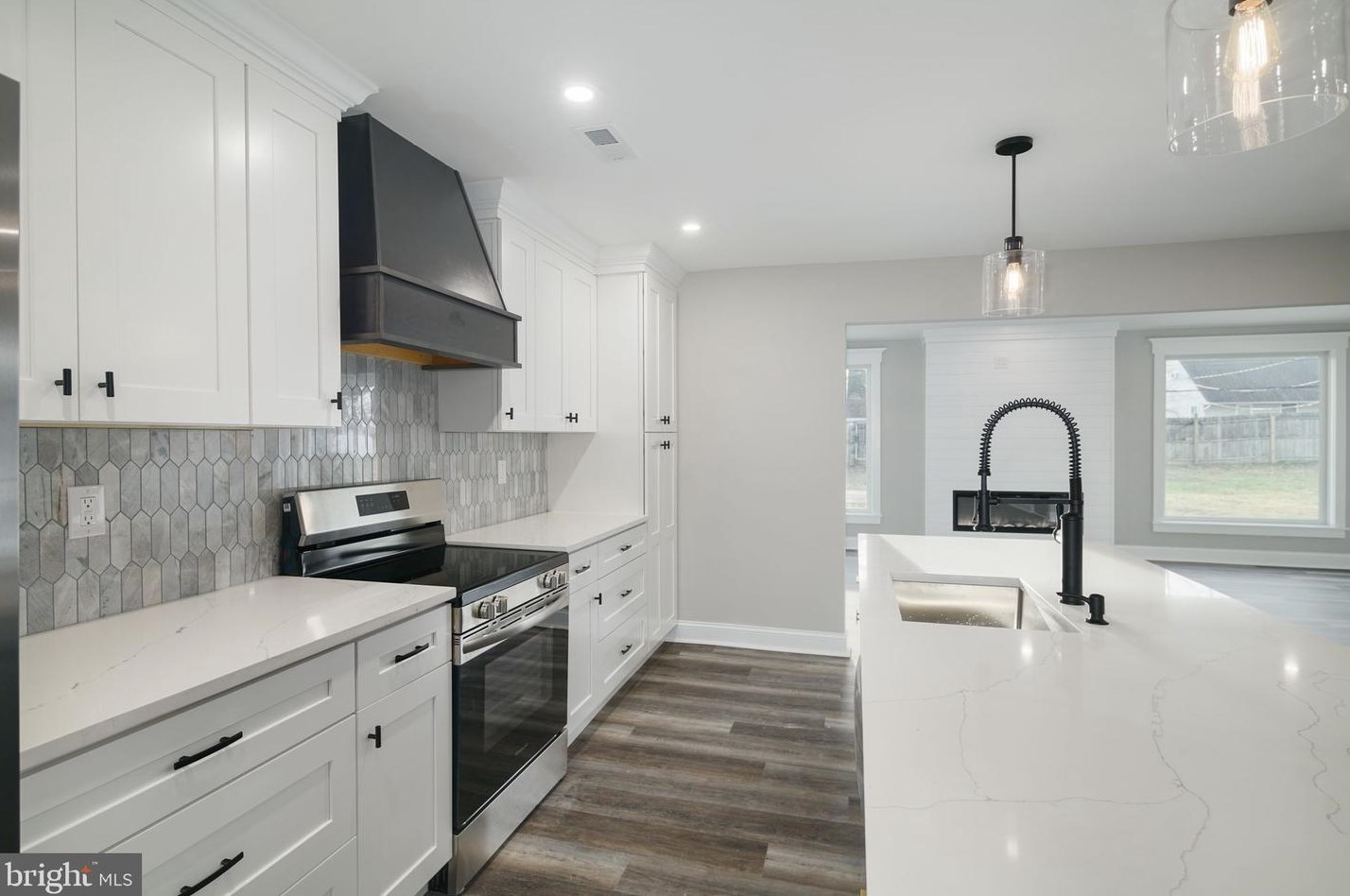 65 Rambler Ln, Levittown PA  19055-1401 exterior