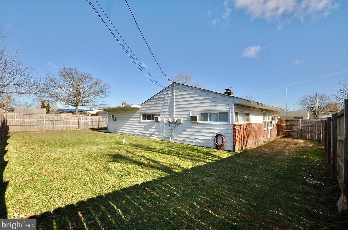 17 Disk Ln, Levittown PA  19055-1713 exterior