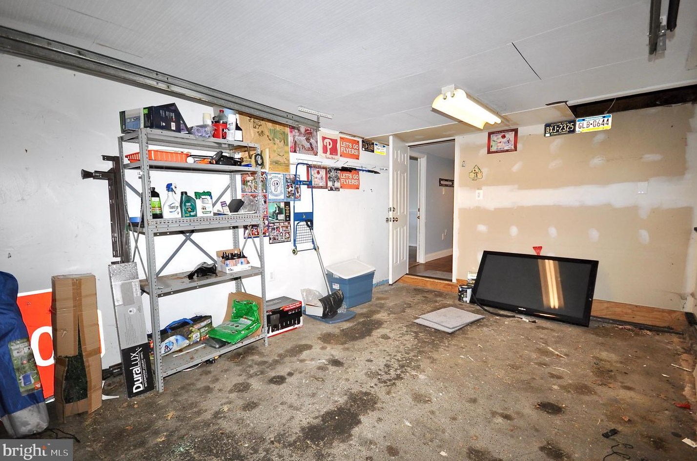 17 Disk Ln, Levittown PA  19055-1713 exterior