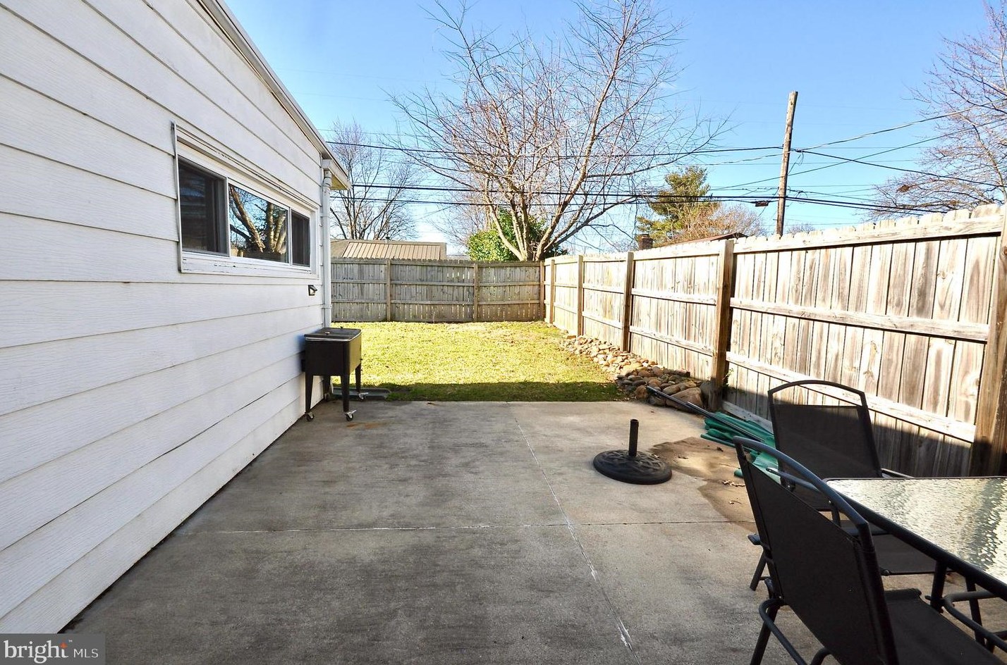 17 Disk Ln, Levittown PA  19055-1713 exterior