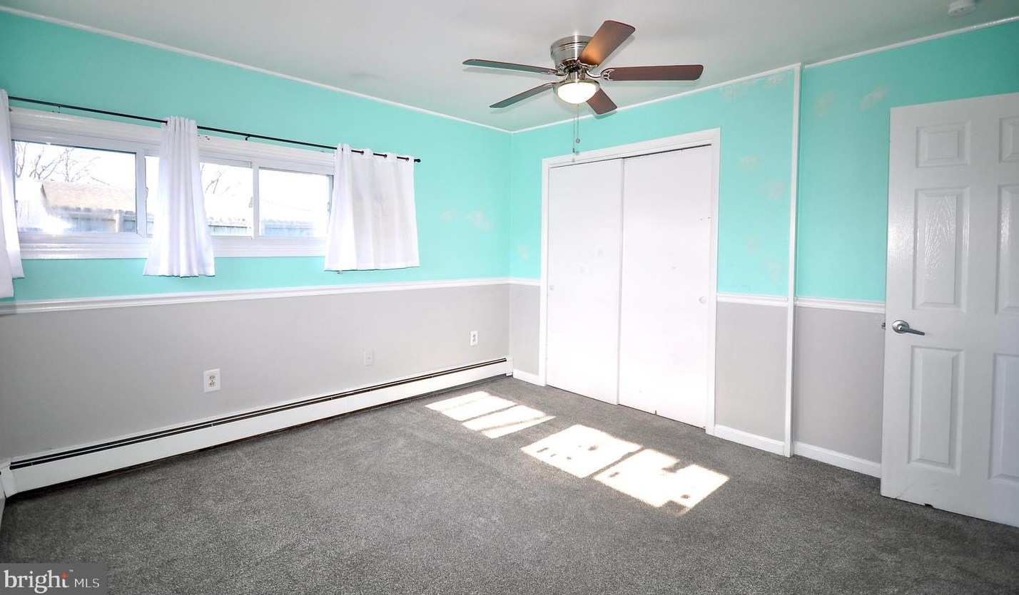 17 Disk Ln, Levittown PA  19055-1713 exterior