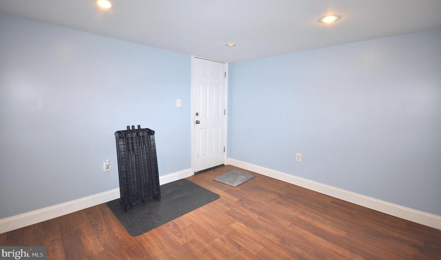 17 Disk Ln, Levittown PA  19055-1713 exterior