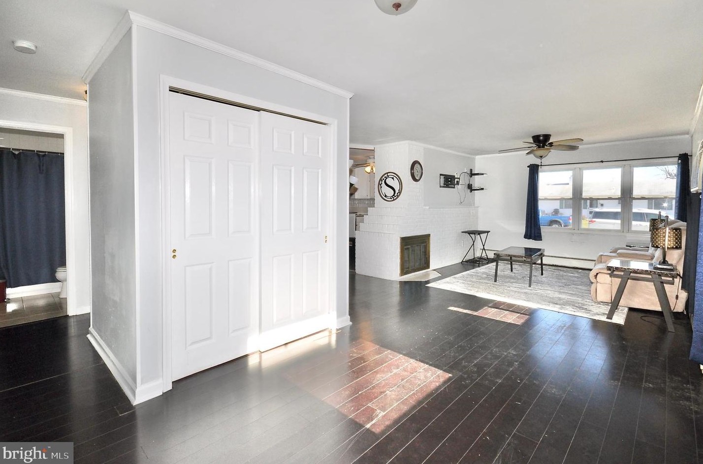 17 Disk Ln, Levittown PA  19055-1713 exterior