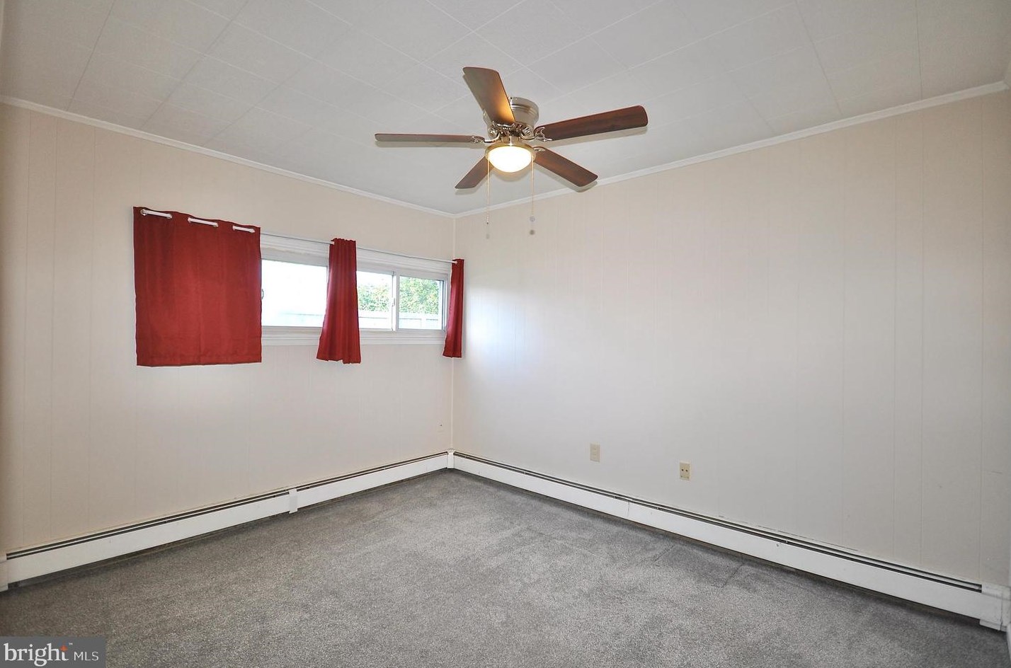 17 Disk Ln, Levittown PA  19055-1713 exterior