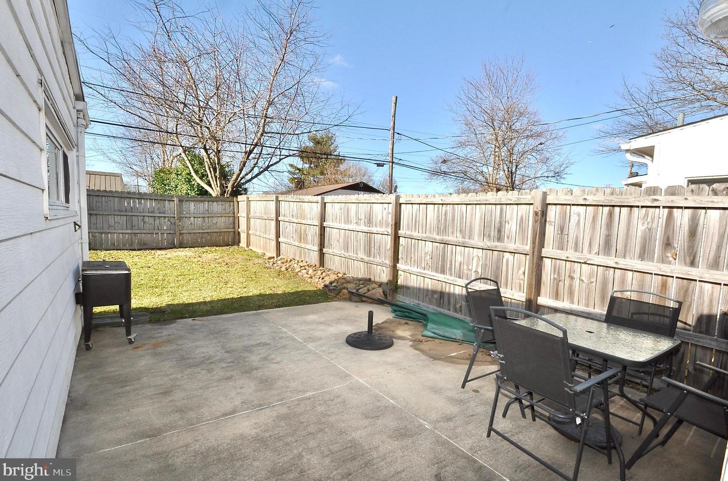 17 Disk Ln, Levittown PA  19055-1713 exterior