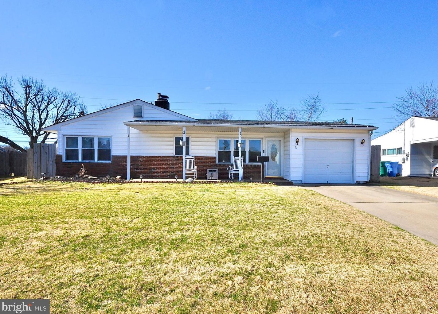 17 Disk Ln, Levittown PA  19055-1713 exterior