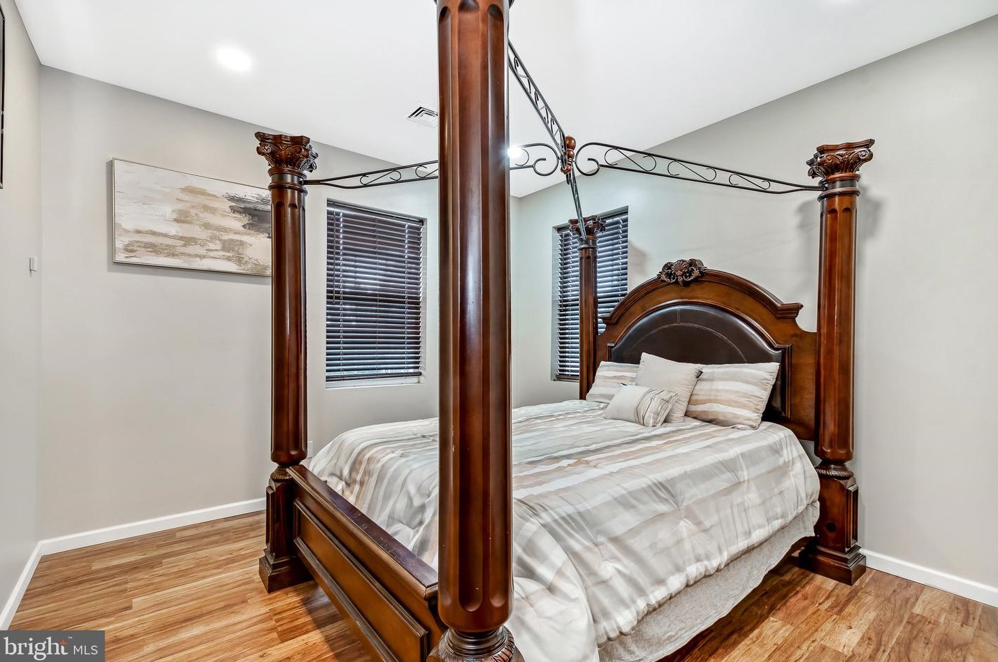 47 Woodside Ave, Levittown PA  19057-4507 exterior