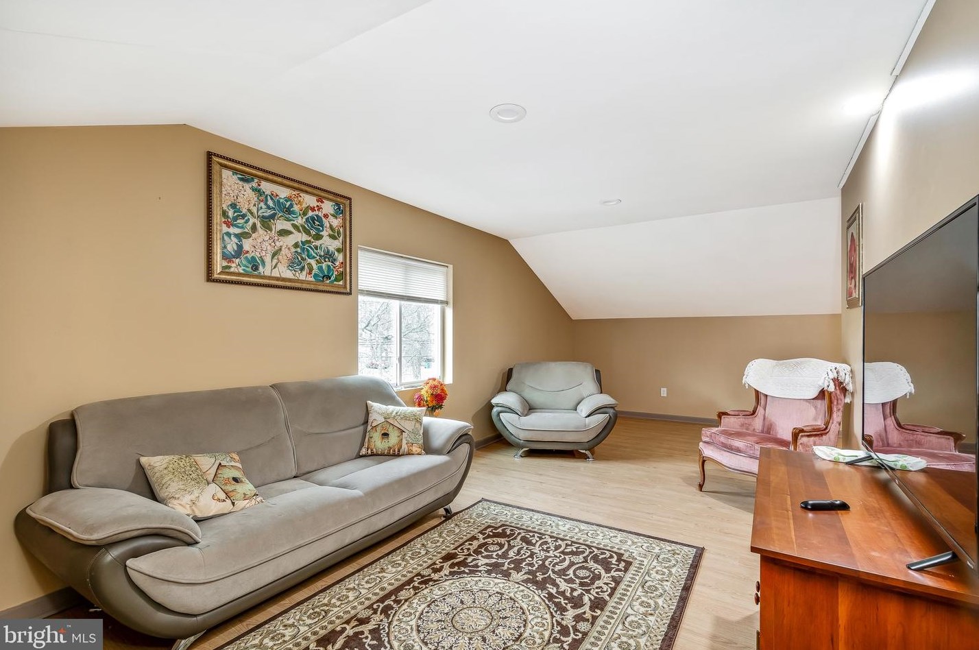 47 Woodside Ave, Levittown PA  19057-4507 exterior