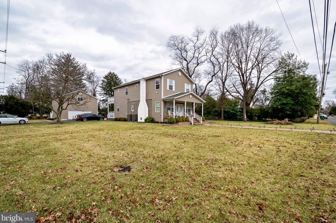 47 Woodside Ave, Levittown PA  19057-4507 exterior