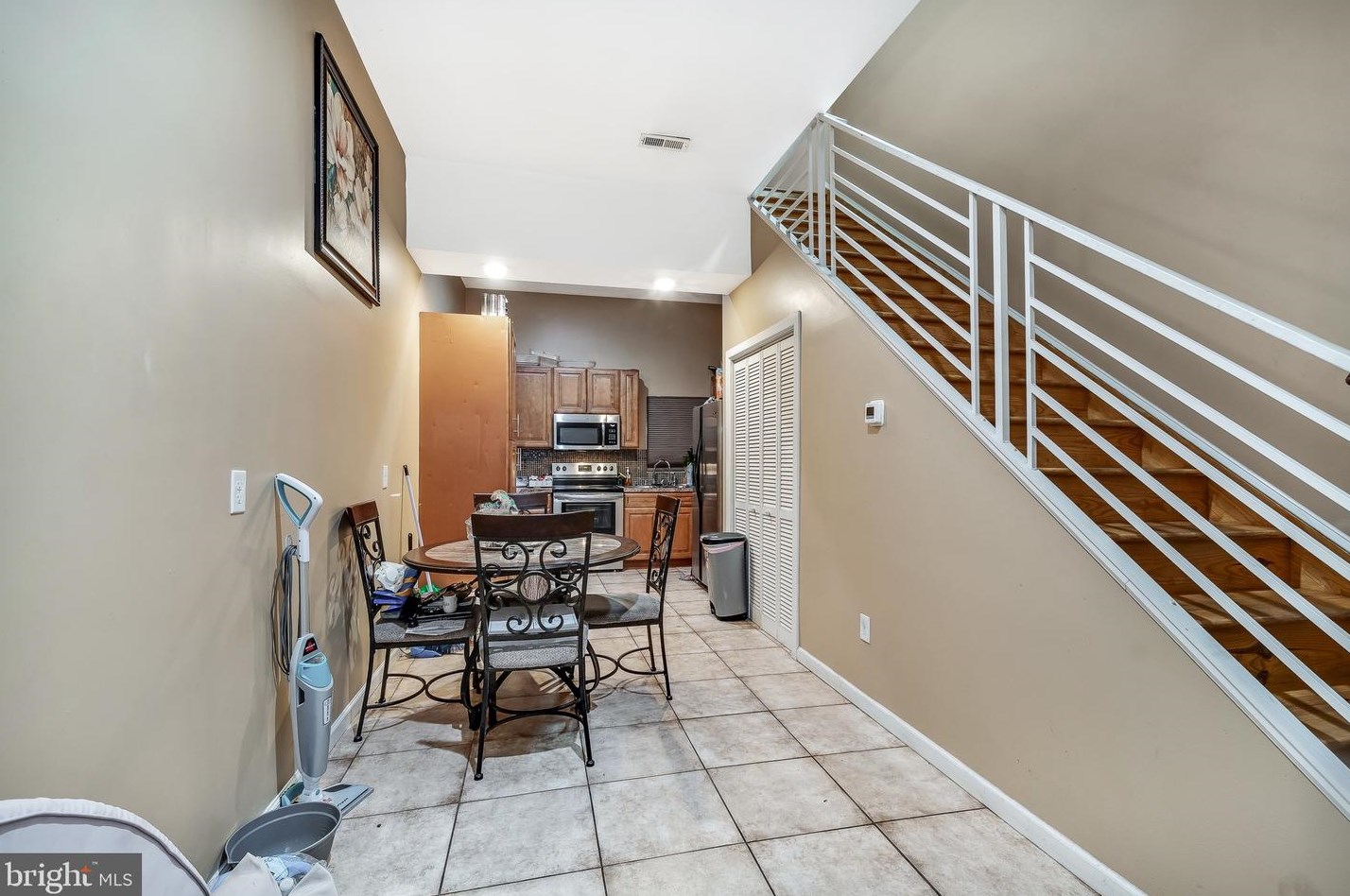 47 Woodside Ave, Levittown PA  19057-4507 exterior