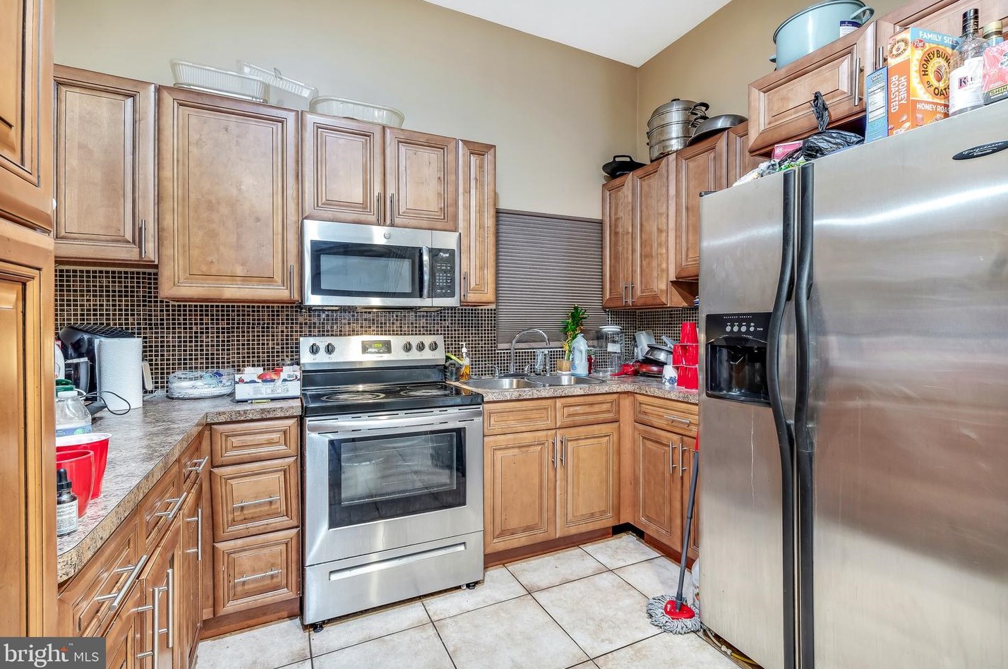 47 Woodside Ave, Levittown PA  19057-4507 exterior