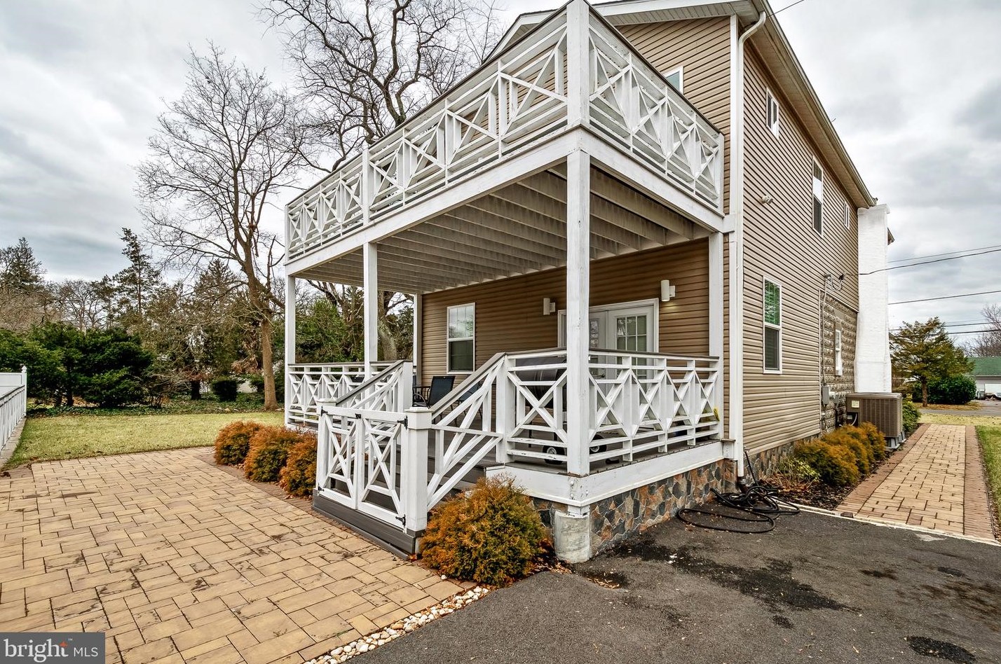 47 Woodside Ave, Levittown PA  19057-4507 exterior