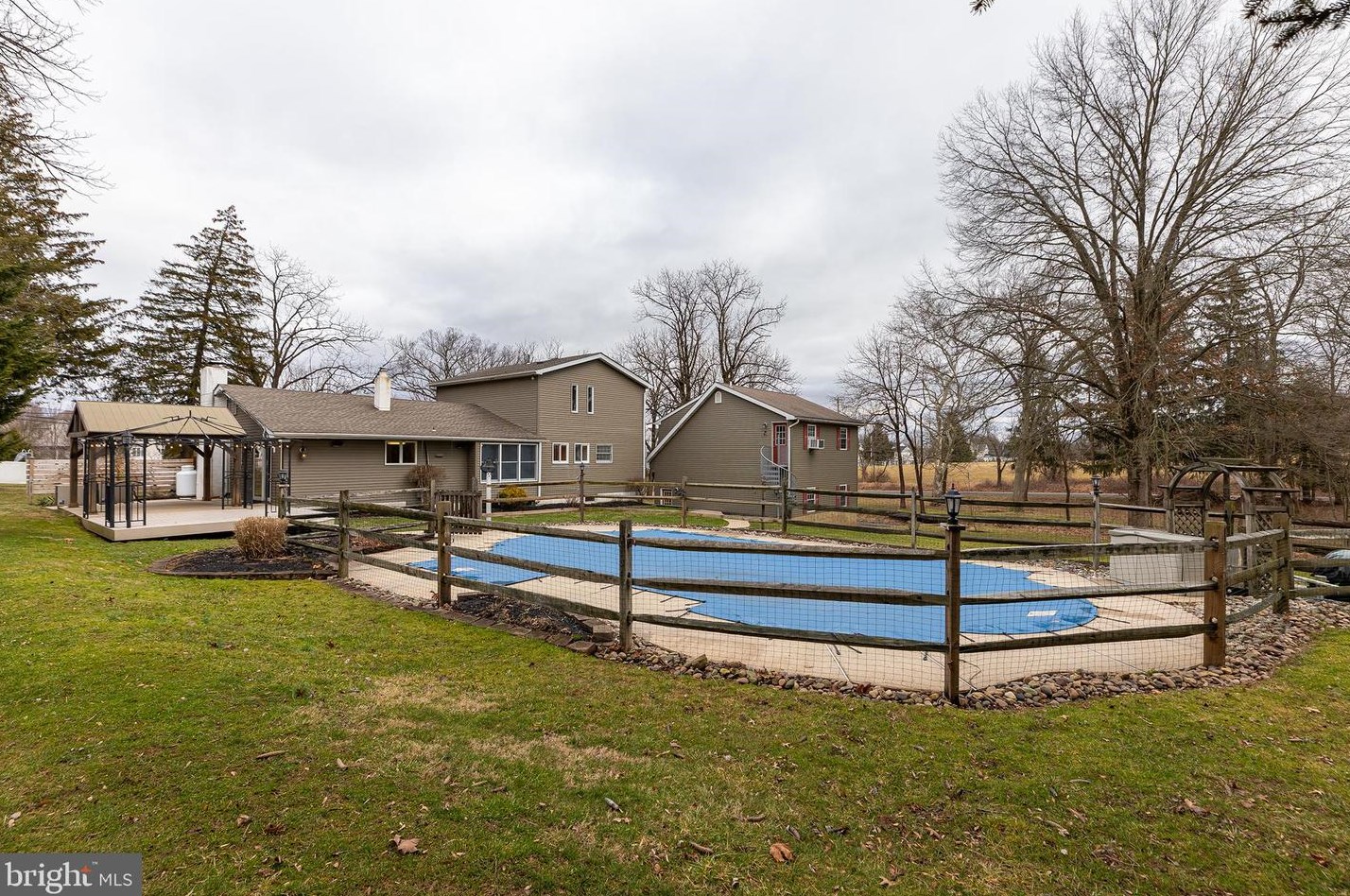 3610 Pickertown Rd, Chalfont, PA 18914