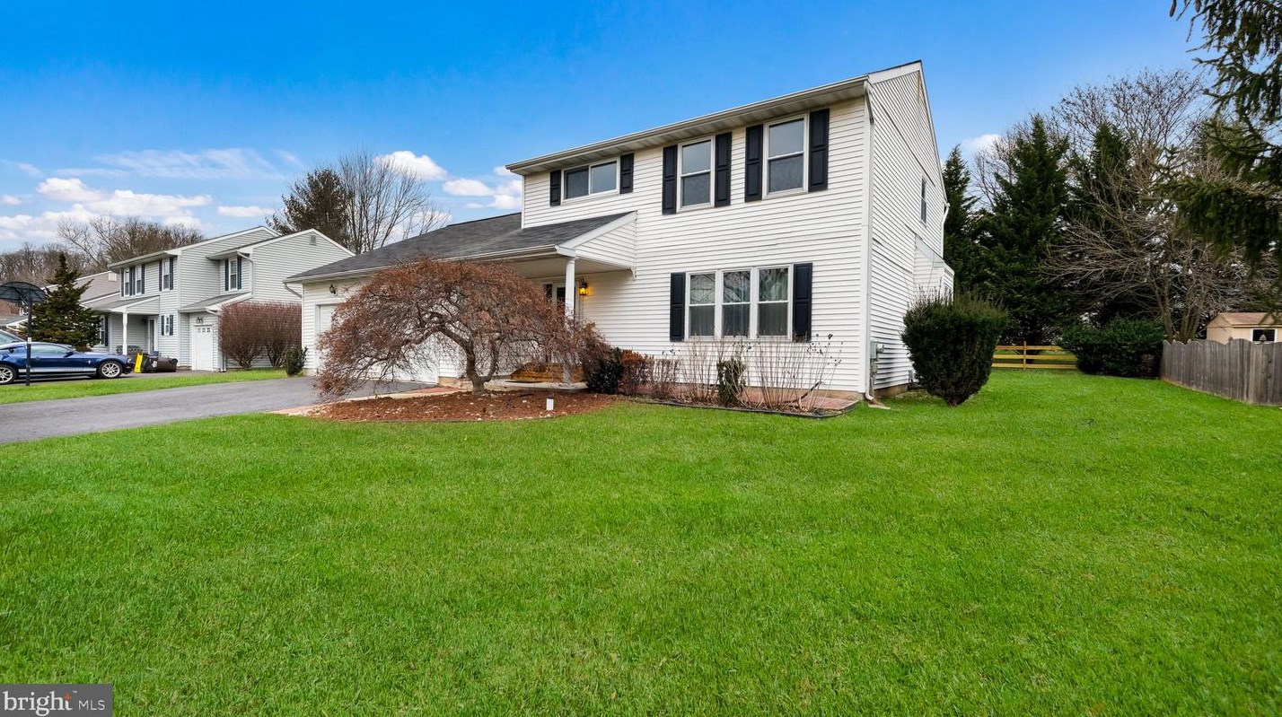 283 Burgundy Ln, Upper Makefield, PA 18940