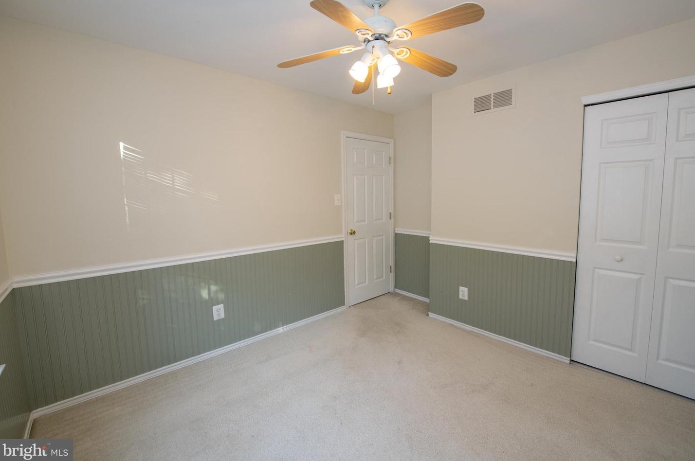 13 Ascot Ct, Upper Makefield PA  18940-1636 exterior